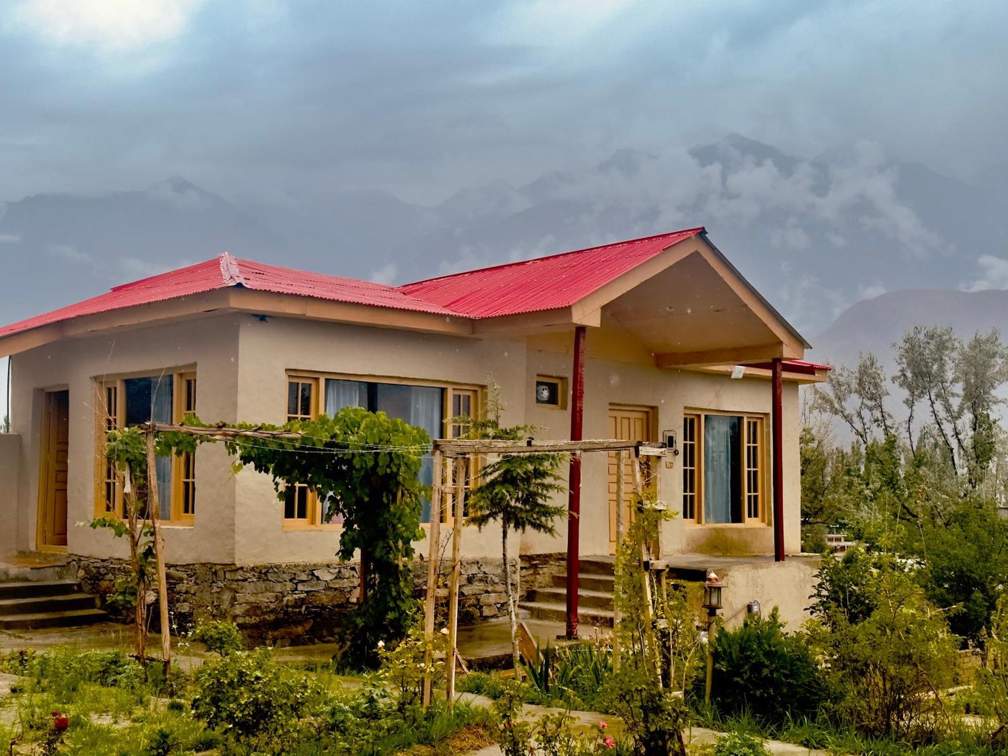 Orgventure Resorts סקרדו מראה חיצוני תמונה